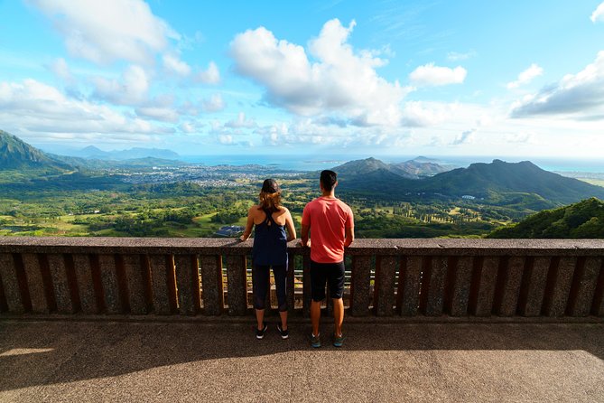 Majestic Circle Island Tour with Lunch - The guide is the heart of the experience