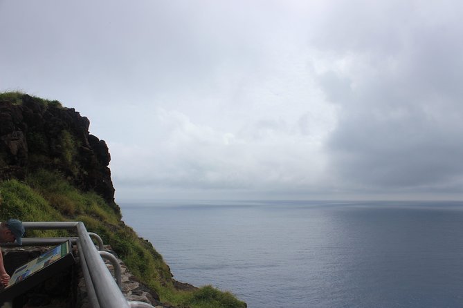 Makapu’u Lighthouse Trail and Shuttle Service - The lighthouse is a view, not a building visit