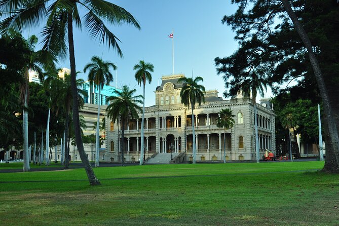O‘ahu Highlights Private Guided Tour: Landmarks & Architecture - Diamond Head Road and the southern coast