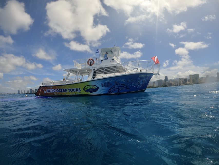 Oahu: BYOB or Cash Bar Waikiki Sunset Cruise - The first half of the cruise: coast, ocean, and Diamond Head