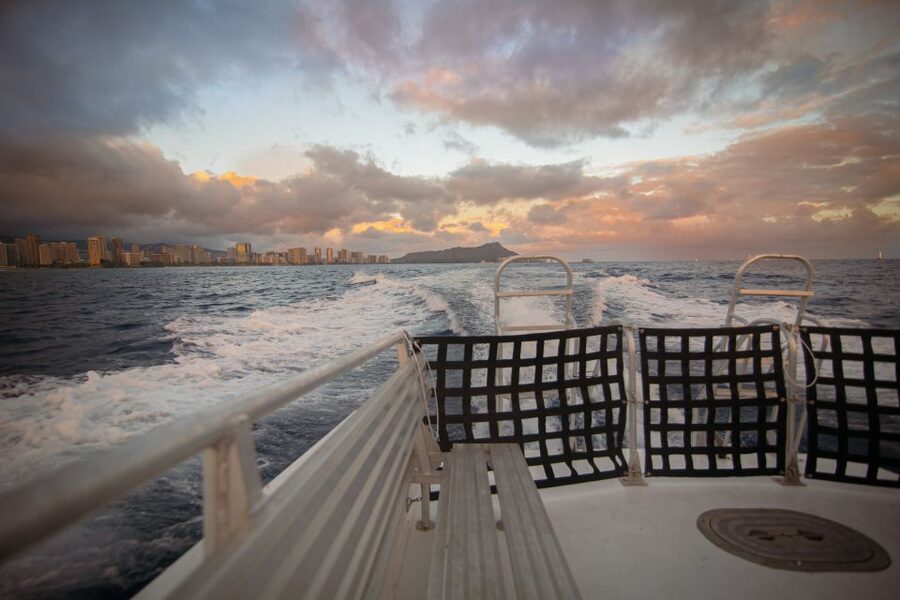 Oahu: BYOB or Cash Bar Waikiki Sunset Cruise - Who should book this Waikiki cruise?