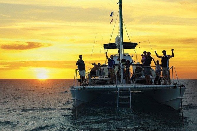 Oahu Catamaran Waikiki Sunset on 40 Foot Catamaran: Food and BYOB - The food is generous for snacks, not a replacement for dinner