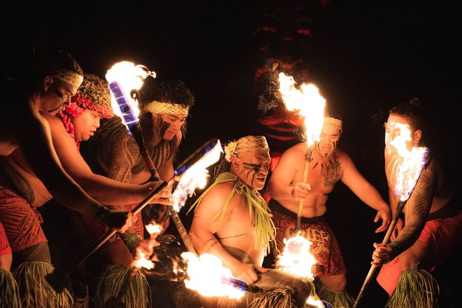 Oahu: Chief's Luau Dinner Show - The imu ceremony and buffet dinner