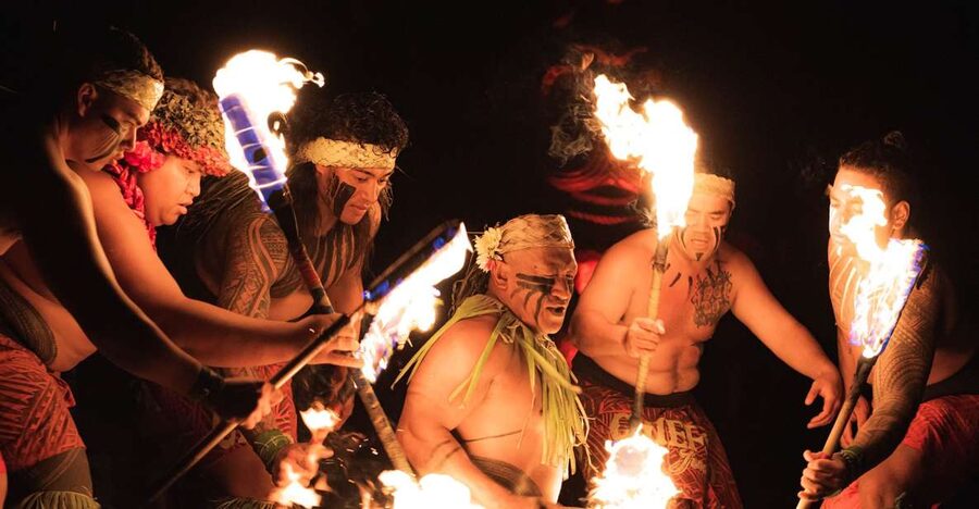 Oahu: Chief's Luau Dinner Show - The Polynesian show and its big finale