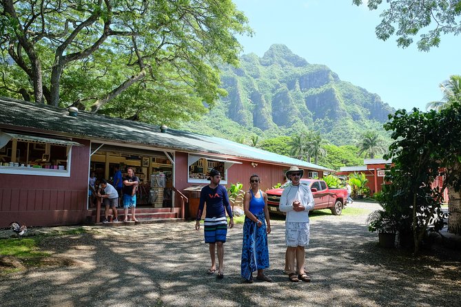 Oahu Circle Island Tour with Waimea Waterfall - Waimea Valley and the waterfall