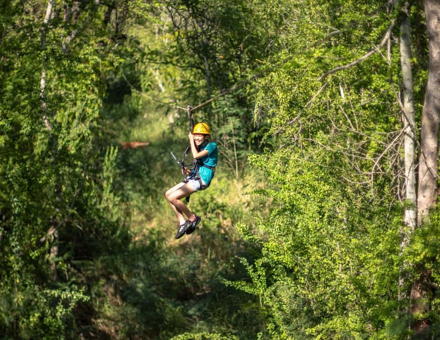 Oahu: Coral Crater Zipline Tour - Is the course good for families and beginners?