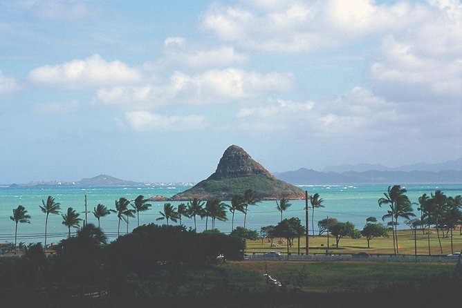Oahu Deluxe Grand Circle Island Tour - Byodo-In Temple brings a quiet change of pace