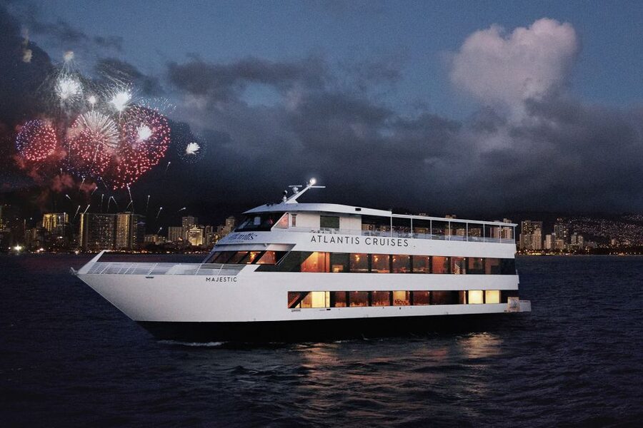 Oahu: Friday Night Fireworks Cocktail Cruise - A welcome drink and a choice of three decks