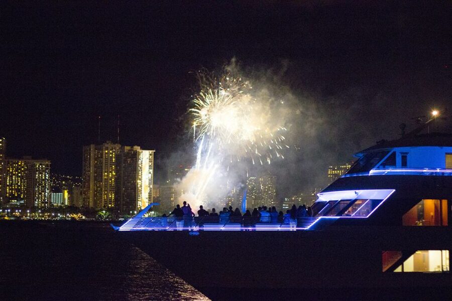 Oahu: Friday Night Fireworks Cocktail Cruise - Simple ways to get more from the 90 minutes