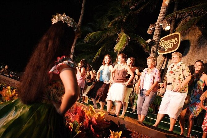 Oahu: Germaine's Luau - A west Oahu setting with a sunset payoff