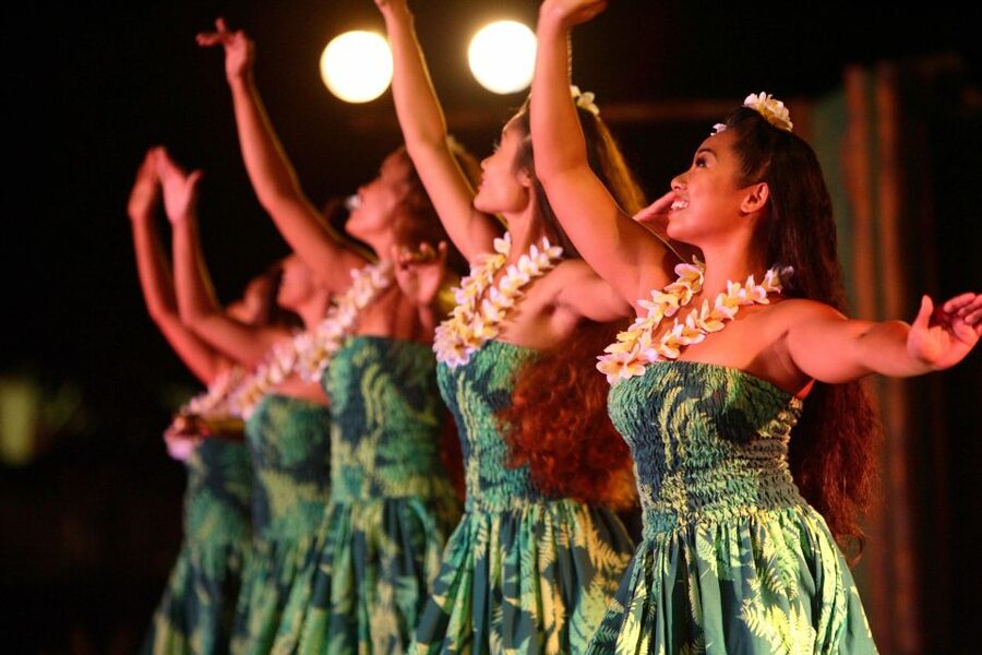 Oahu: Germaine's Traditional Luau Show & Buffet Dinner - A generous buffet with a few caveats