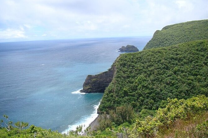 Oahu Grand Circle Island Experience from Waikiki - Chinaman’s Hat and Kualoa’s open view