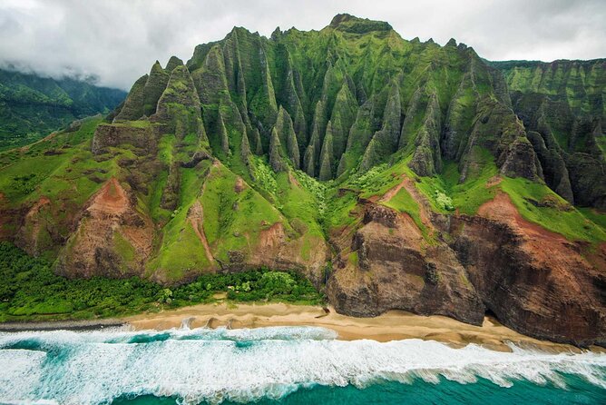 OAHU GRAND CIRCLE Waimea Waterfall, Turtle Beach, North Shore. - Haleiwa food trucks keep lunch flexible