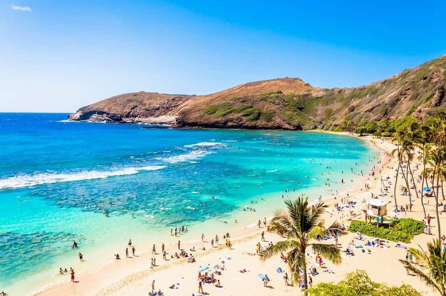 Oahu : Hanauma Bay Admission Ticket+Equipment Rental - Entering the Crescent-Shaped Bay