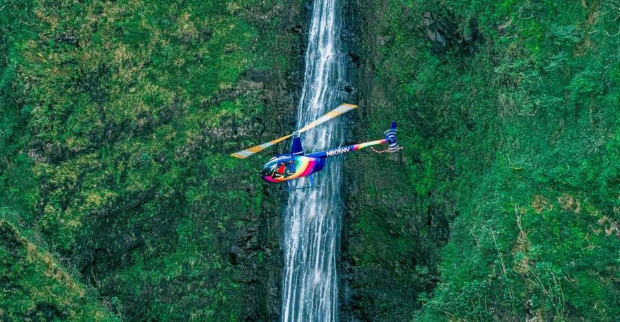 Oahu: Helicopter Tour with Doors On or Off - Starting above Honolulu Harbor and Aloha Tower