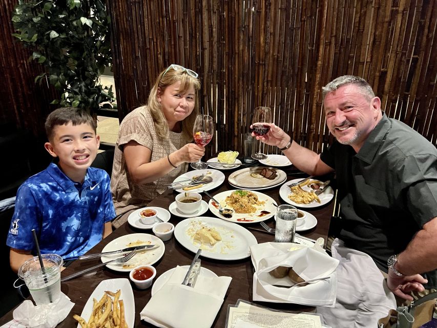 Oahu: Hilton Waikiki Beach Hotel Magical Mystery Show - Parking, drinks, and the charitable touch