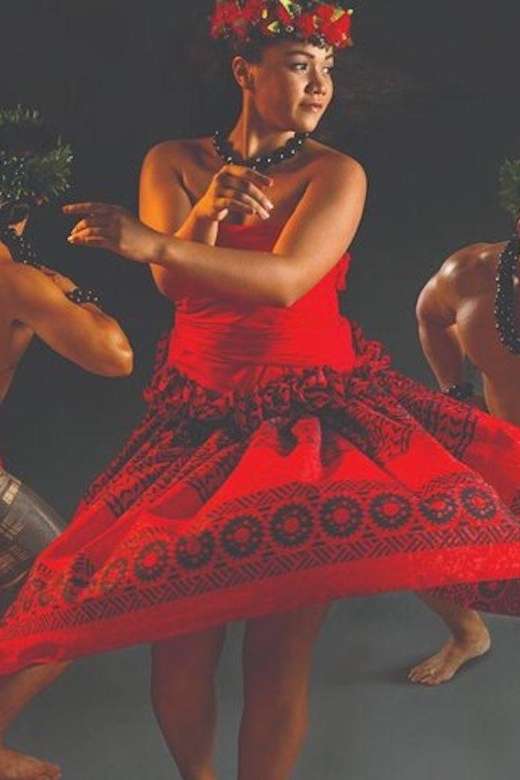 Oahu: Hilton Waikiki Starlight Luau - Voyages Across the South Seas and the music