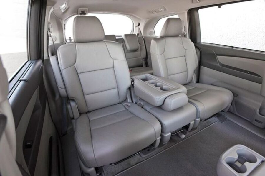 Oahu: Honolulu Airport Private Transfer - Drivers, communication, and luggage help