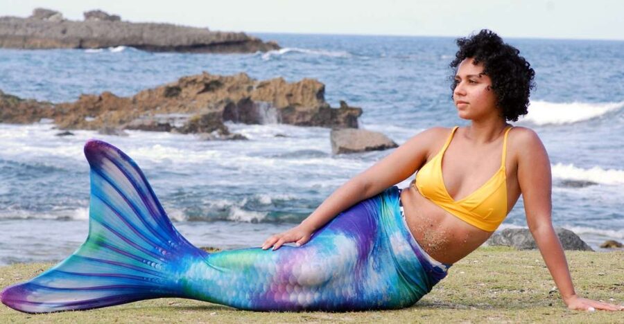 Oahu: Honolulu Mermaid Snorkel Adventure with Videos - Putting on the tail in the private Mermaid area