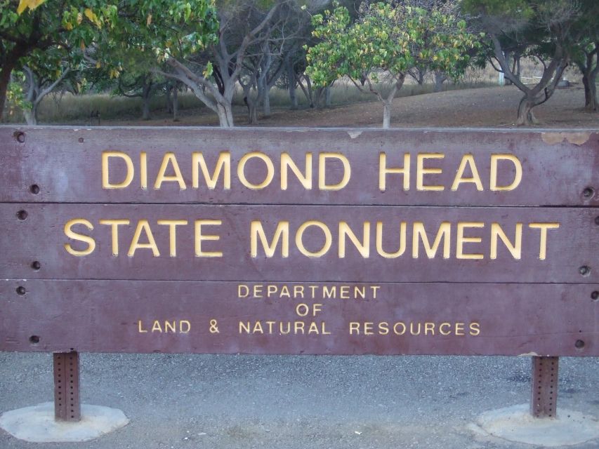 Oahu: Honolulu to (1st) Diamond Head Shuttle with Malasada - The 1.5-hour Diamond Head hike
