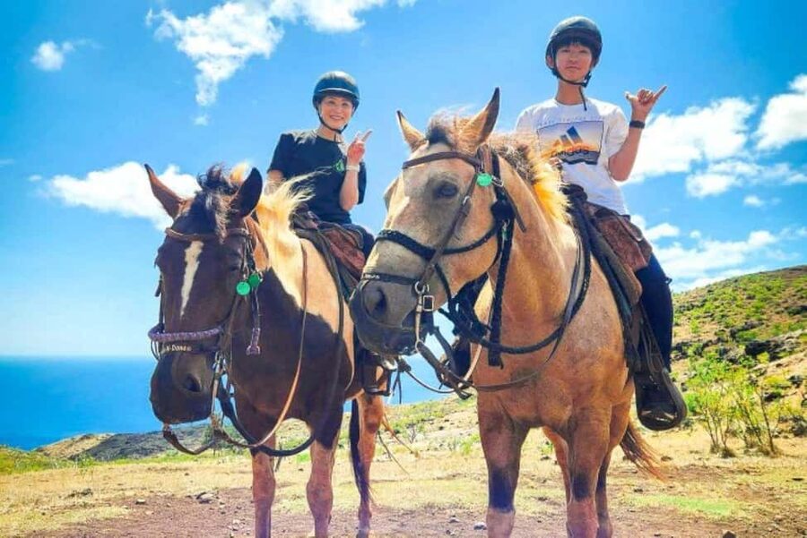 Oahu: Horseback Riding Sunshine or Sunset Tour - A working ranch ride with coastal views