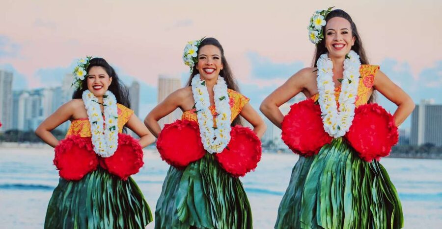 Oahu: Ka Moana Luau Dinner and Show at Aloha Tower - Arriving at Aloha Tower for the luau
