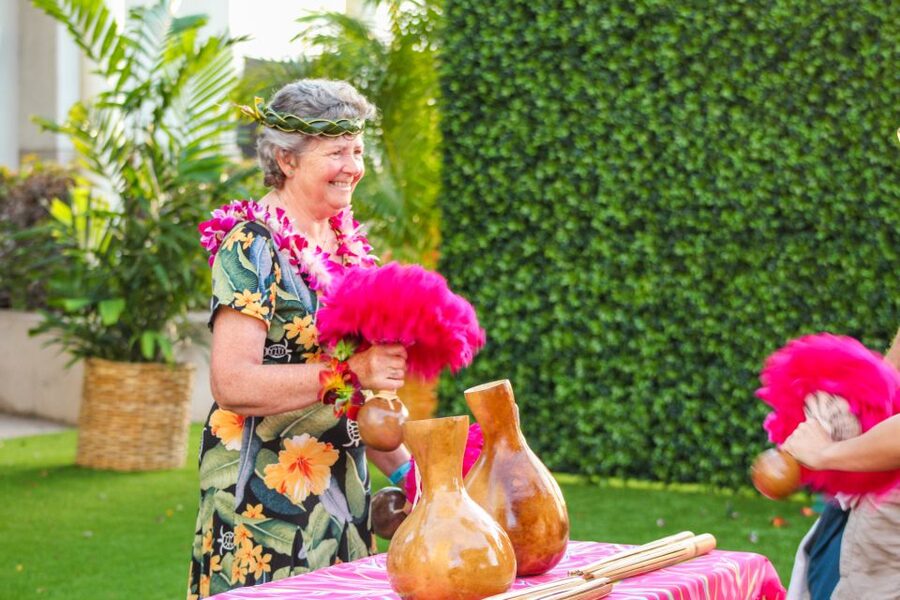 Oahu: Ka Moana Luau Dinner and Show at Aloha Tower - Dinner: local dishes with a few uneven spots