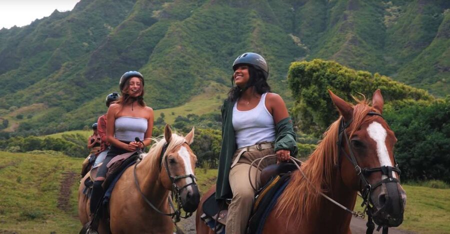 Oahu: Kualoa Hills and Valleys Horseback Riding Tour - Key points to know before you book
