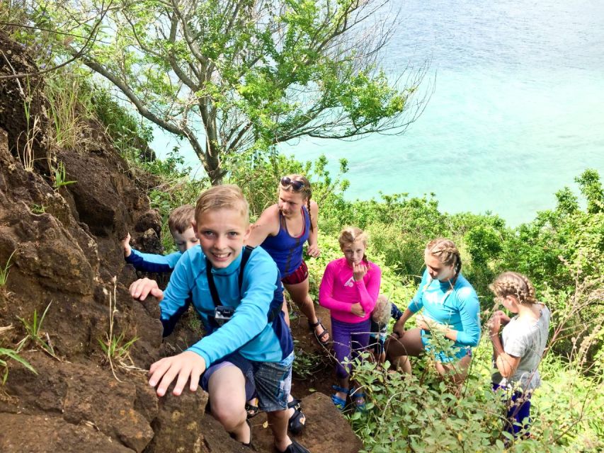Oahu: Mokoliʻi Kayak Rental and Self-Guided Hike - Paddling toward Chinaman’s Hat