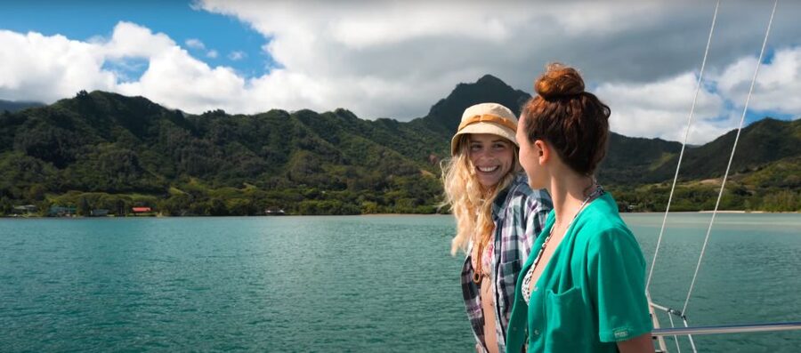 Oahu: Molii Fishpond and Kaneohe Bay Catamaran Tour - What the guide and crew add