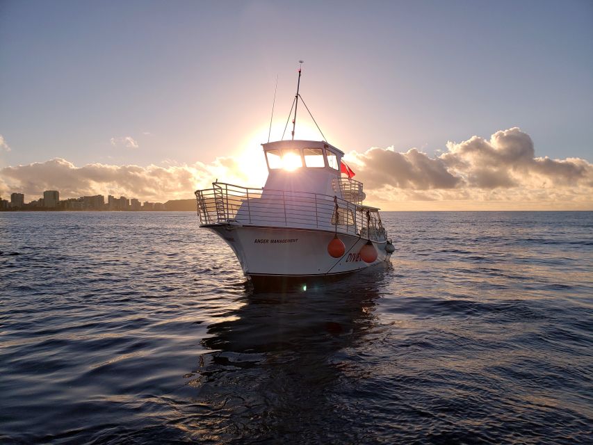 Oahu Night Dive: Adventure for Certified Divers - The 25-minute briefing sets the tone