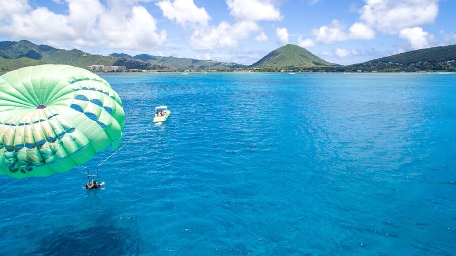 Oahu: Parasail on Maunalua Bay with Diamond Head Views - Taking off from Maunalua Bay
