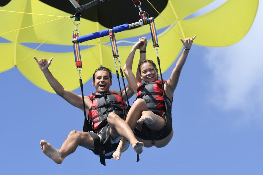 Oahu: Parasail on Maunalua Bay with Diamond Head Views - Who should book this activity