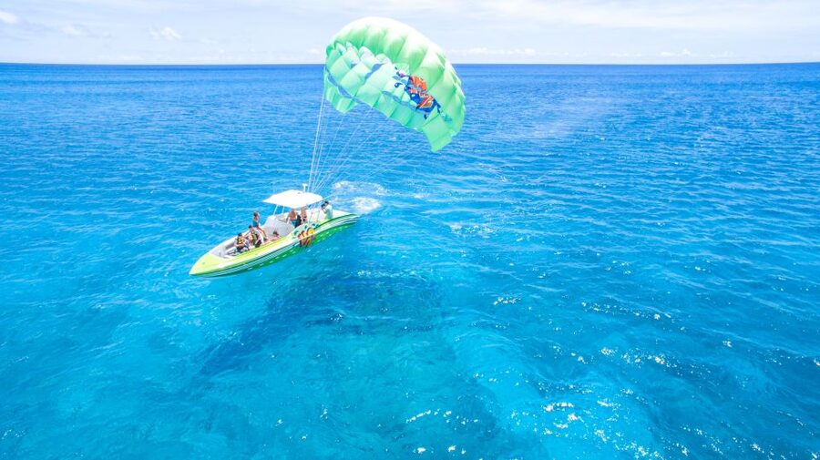 Oahu: Parasail on Maunalua Bay with Diamond Head Views - Safety, comfort, and the feel of the crew