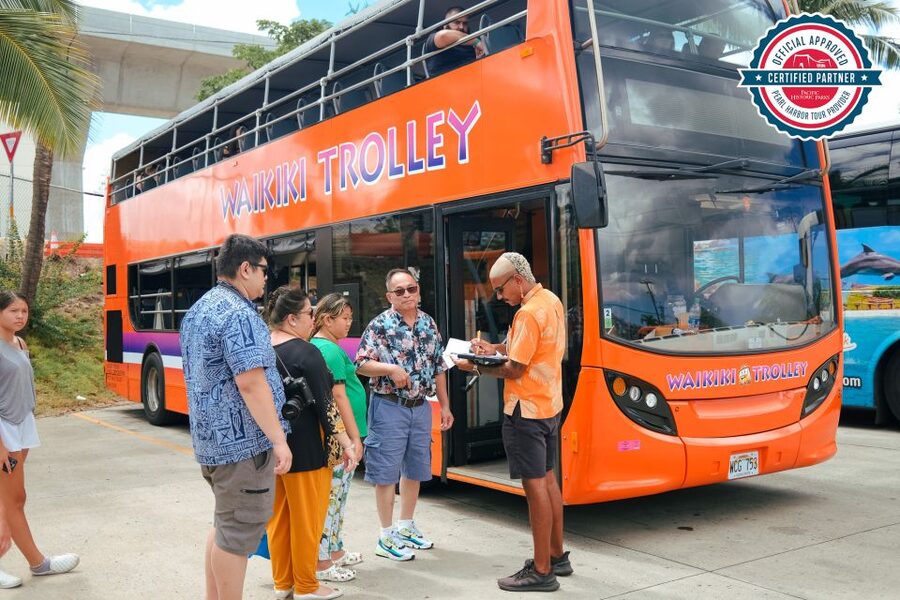 Oahu: Pearl Harbor Tour with USS Arizona Memorial - Beginning With the World War II Valor Exhibits