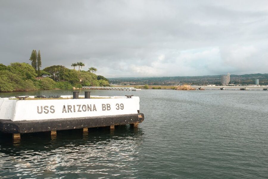 Oahu: Pearl Harbor, USS Arizona, and City Highlights Tour - Food, drinks, clothing, and other practical details