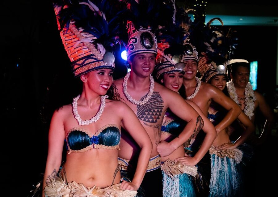 Oahu: Queens Waikiki Luau - What is on the buffet plate