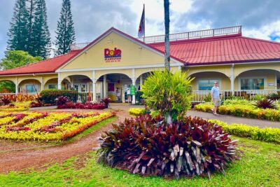 Roundtrip Shuttle From Waikiki to Dole Plantation & Haleiwa