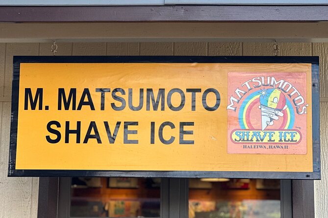 Oahu: Roundtrip Shuttle From Waikiki to Dole Plantation & Haleiwa - What the guide adds to the ride