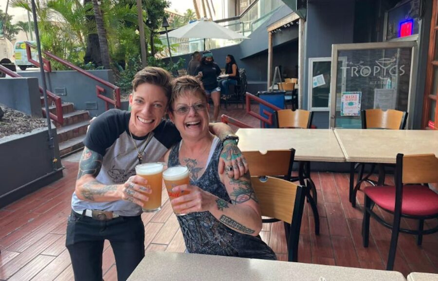 Oahu: Sips & Secrets of Hawaii Pub Crawl - Practical details that can make or break the evening