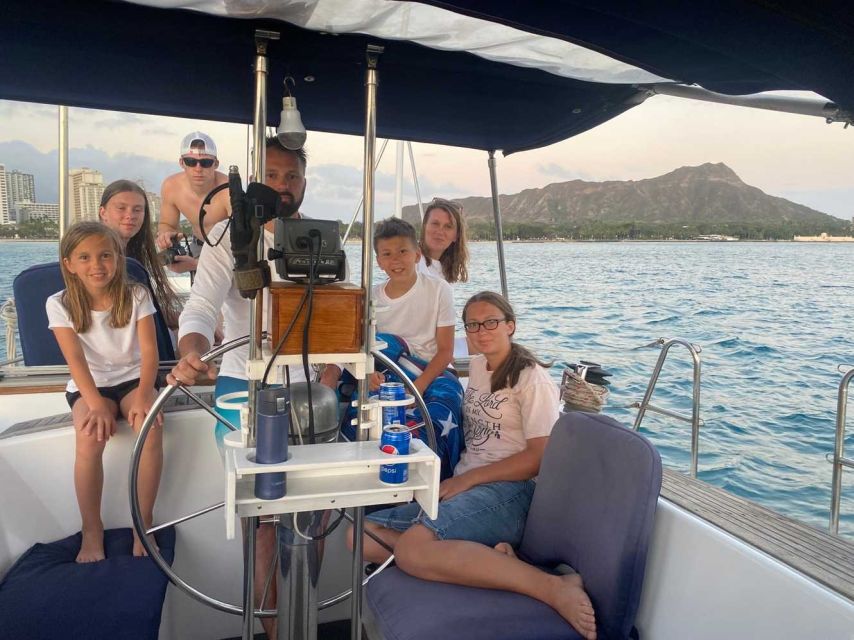 Oahu: Sunset sailing in small intimate groups - A captain-led experience with room to ask questions