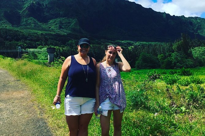 Oahu Uncovered: Full Island Tour with a Local Guide - Macadamia nuts, local shops, and flexible food stops