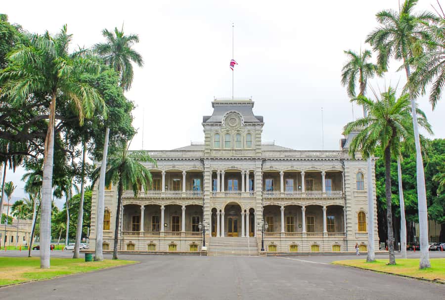 Oahu: USS Arizona Memorial and City Highlights Tour - The Guide Makes the Bus Time Count