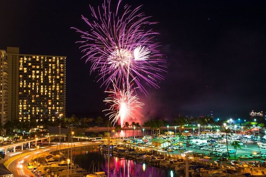 Oahu: Waikiki Friday Night Fireworks Catamaran (Wahine Koa) - Fireworks, ocean air, and a Waikiki front-row seat