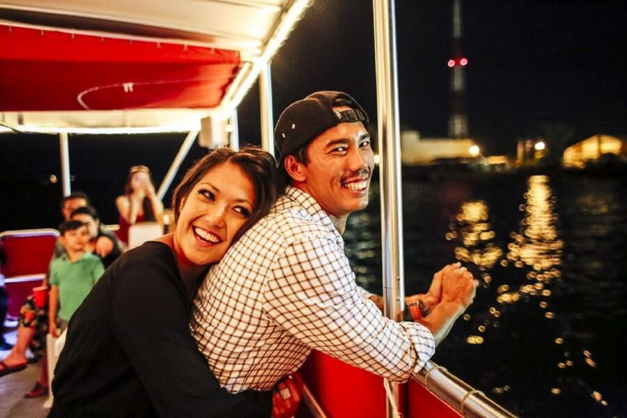 Oahu: Waikiki Friday Night Fireworks Cruise - Open decks, sea air, and photo choices