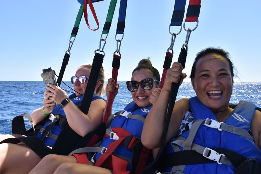 Oahu: Waikiki Parasailing - Who should book this Waikiki flight