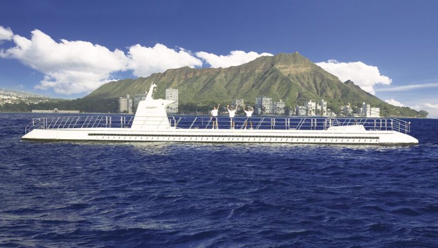 Oahu: Waikiki Submarine Tour - Boarding Atlantis XIV and the ladder you need to handle