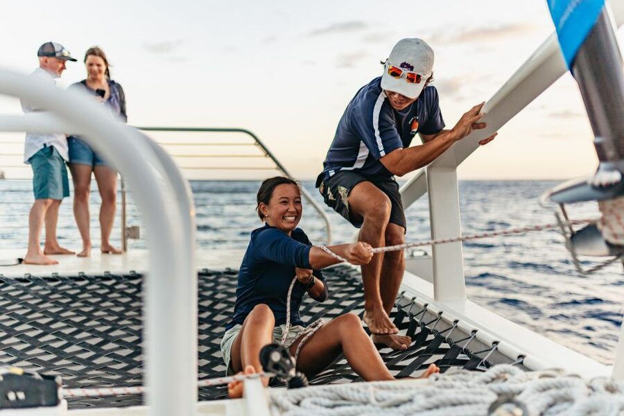 Oahu: Waikiki Sunset Catamaran Cocktail Cruise - The crew makes the difference