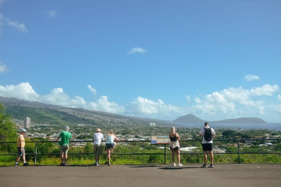 Oahu: Waikiki Trolley Hop-on Hop-off All-Line Pass - Comfort, accessibility, and what to bring
