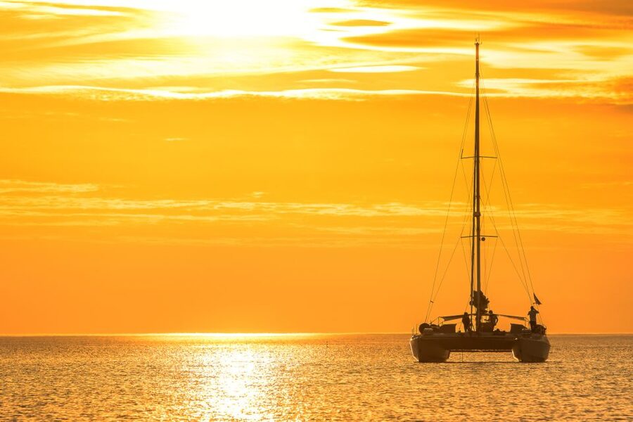 Oahu: West Oahu Sunset Cruise with Cocktails and Appetizers - The bar: a real part of the value